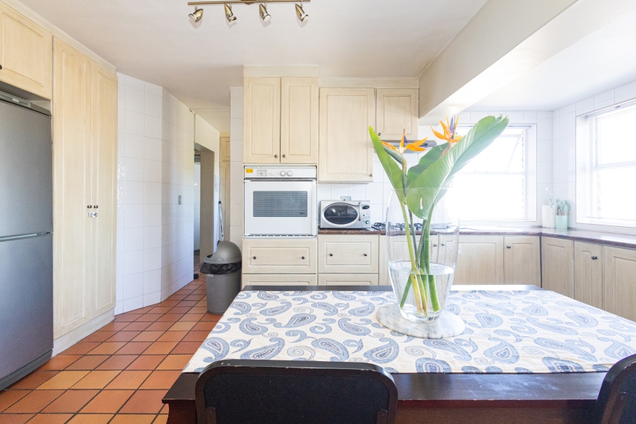 10 Bedroom Property for Sale in Plattekloof Western Cape